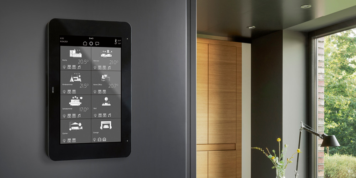 JUNG Smart Panel 8 bei PV-etech GmbH in Eberbach