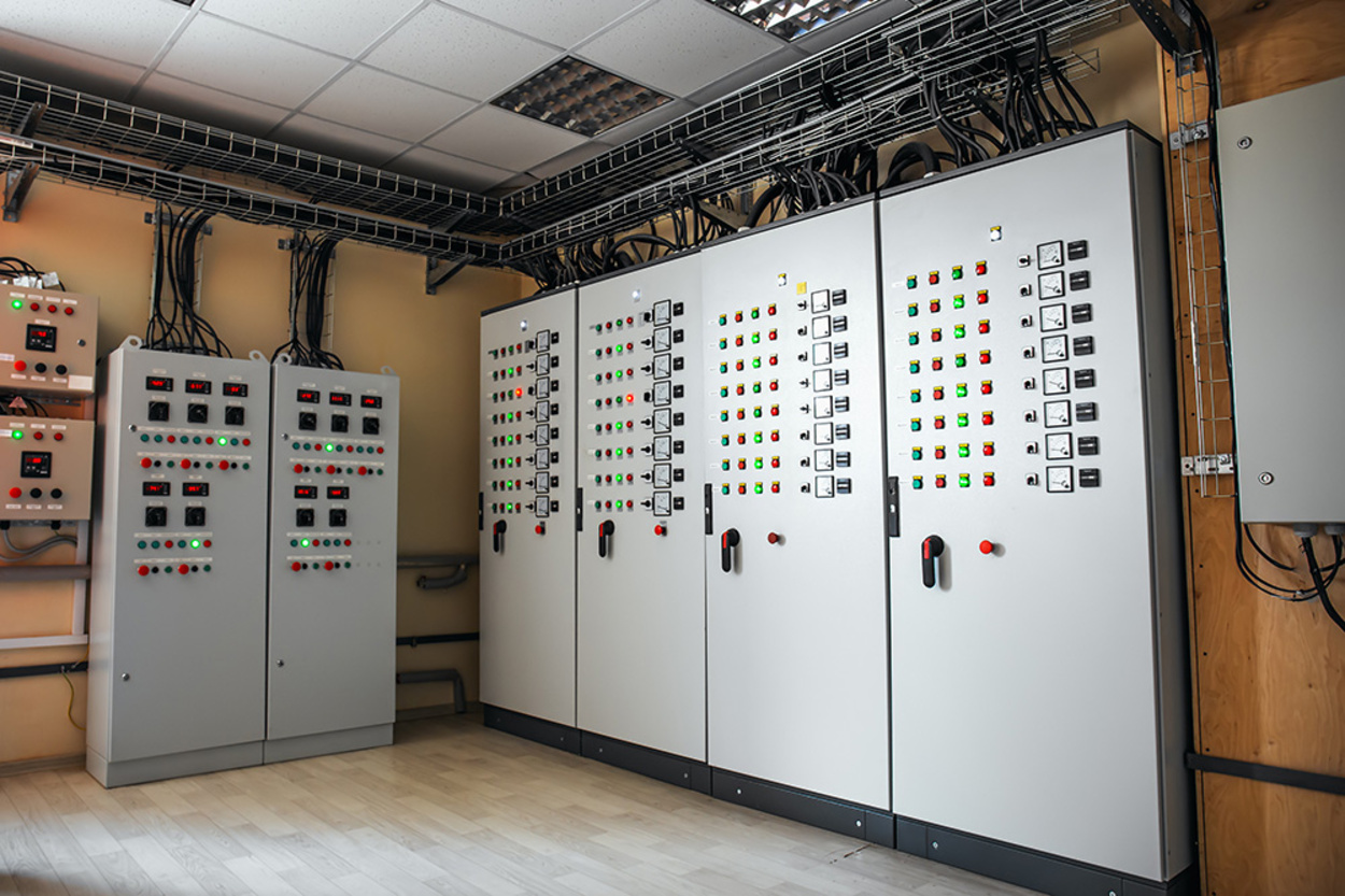 Schalt­anlagen­bau bei PV-etech GmbH in Eberbach