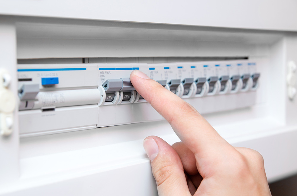 Schalt­schrank­bau bei PV-etech GmbH in Eberbach